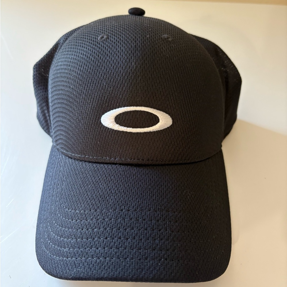 Oakley Custom Fit Black Cap